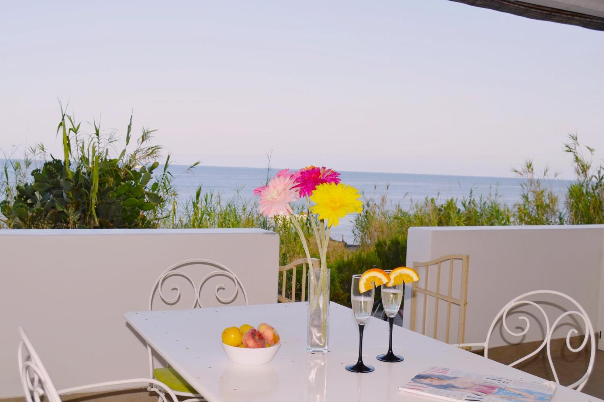 Villa Ginestra Sulla Spiaggia Di Stromboli Exterior foto